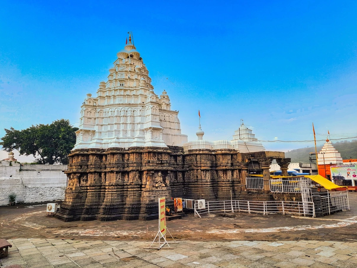 महाशिवरात्रीला औंढा नागनाथ मंदिरात भाविकांची गर्दी